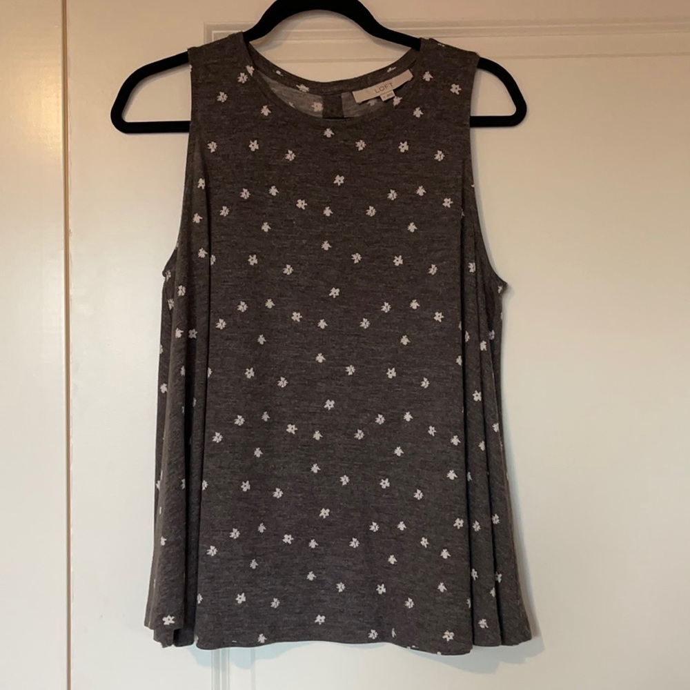 Loft sleeveless trapeze knit top. Gray. Medium. Pre owned but in good condition